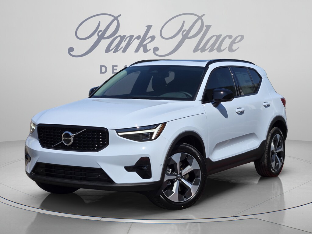 New 2026 Volvo XC40 B5 Plus SUV