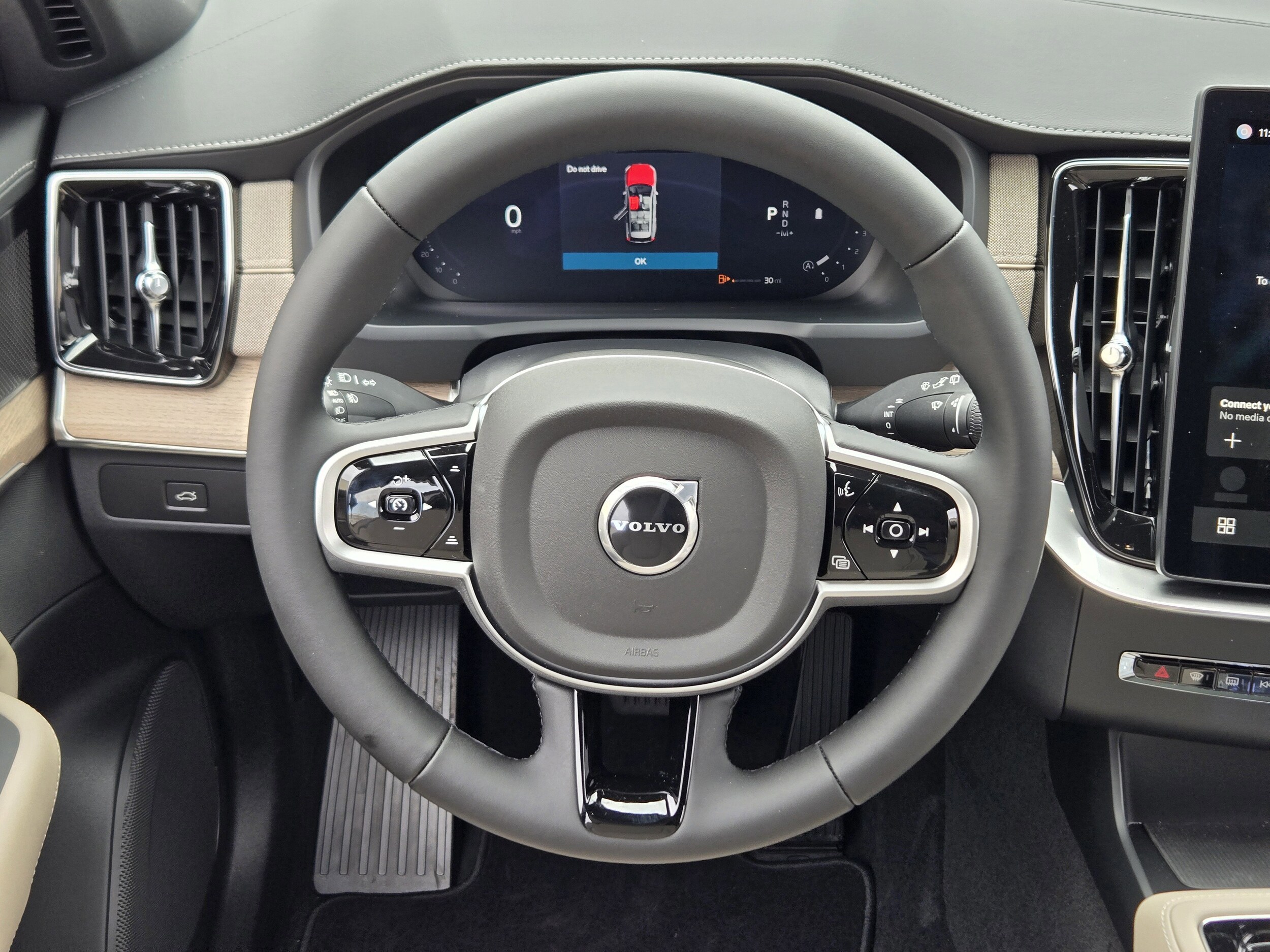 2026 Volvo XC90 Plus - Photo 24