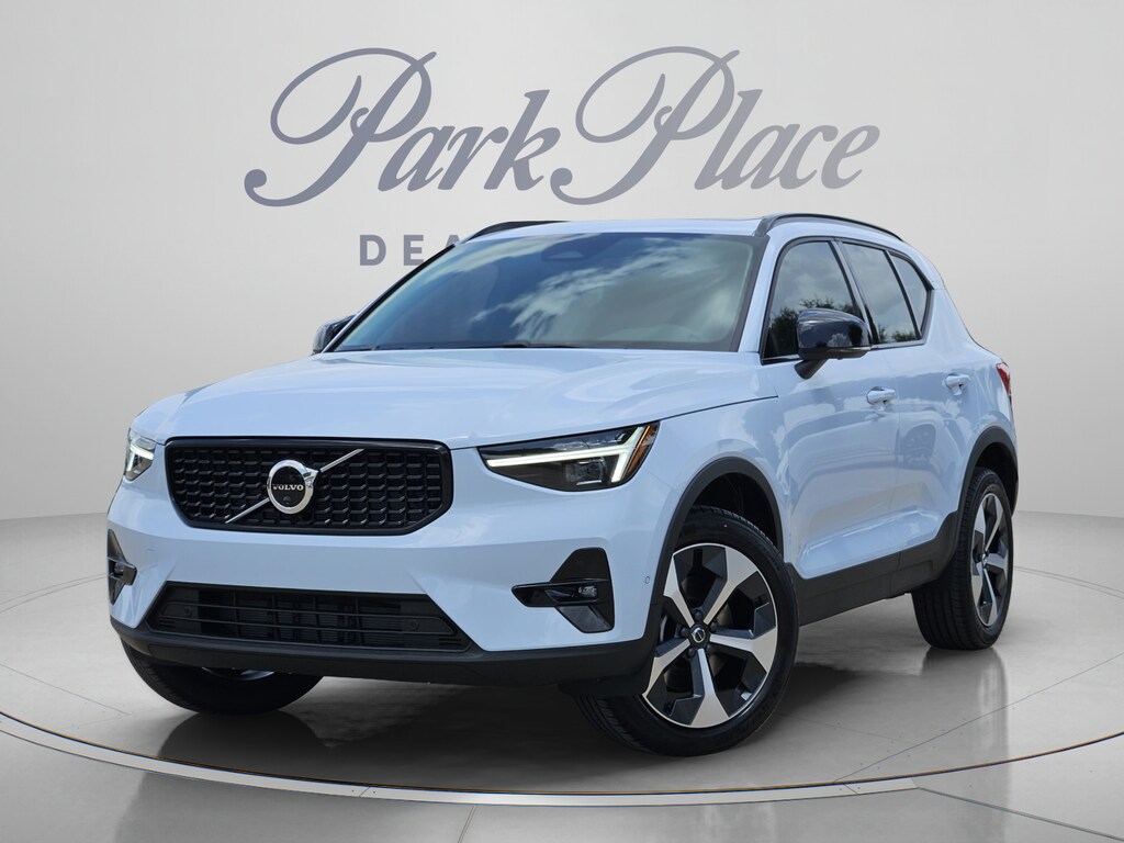 New 2026 Volvo XC40 B5 Plus SUV
