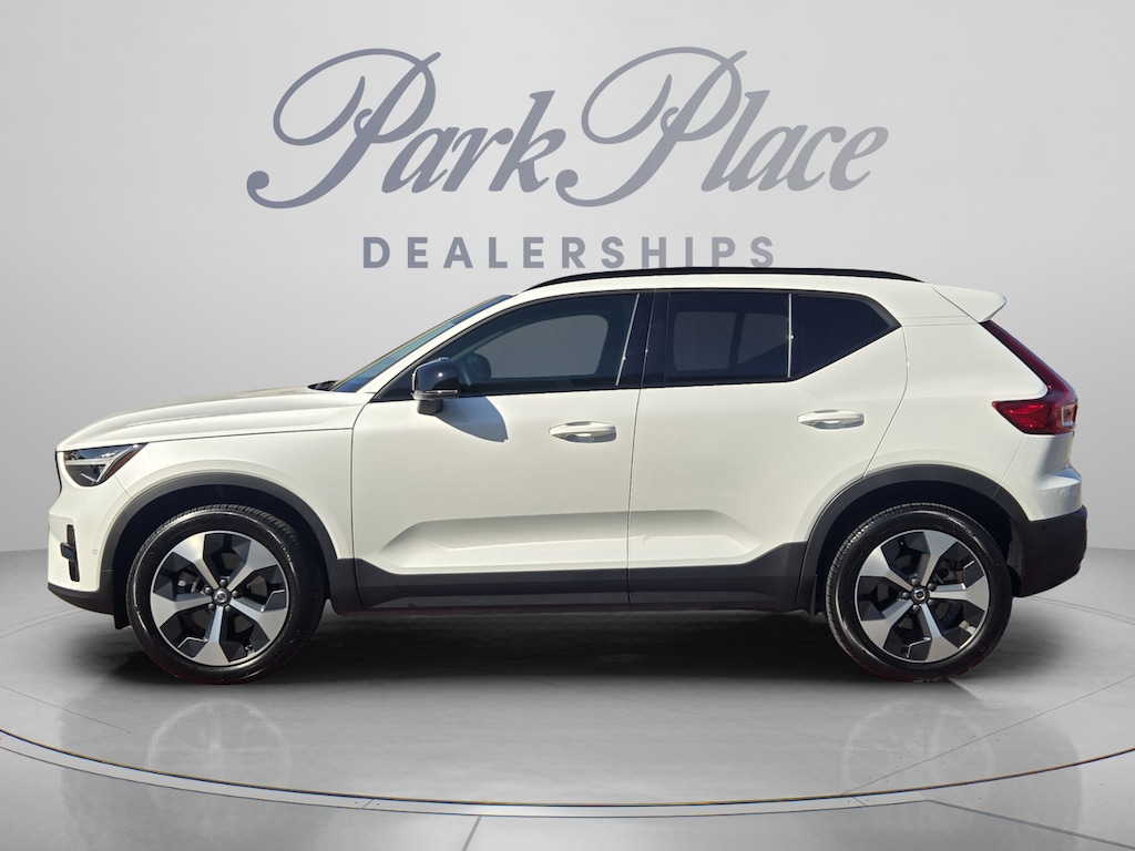 Used 2026 Volvo XC40 B5 Plus SUV