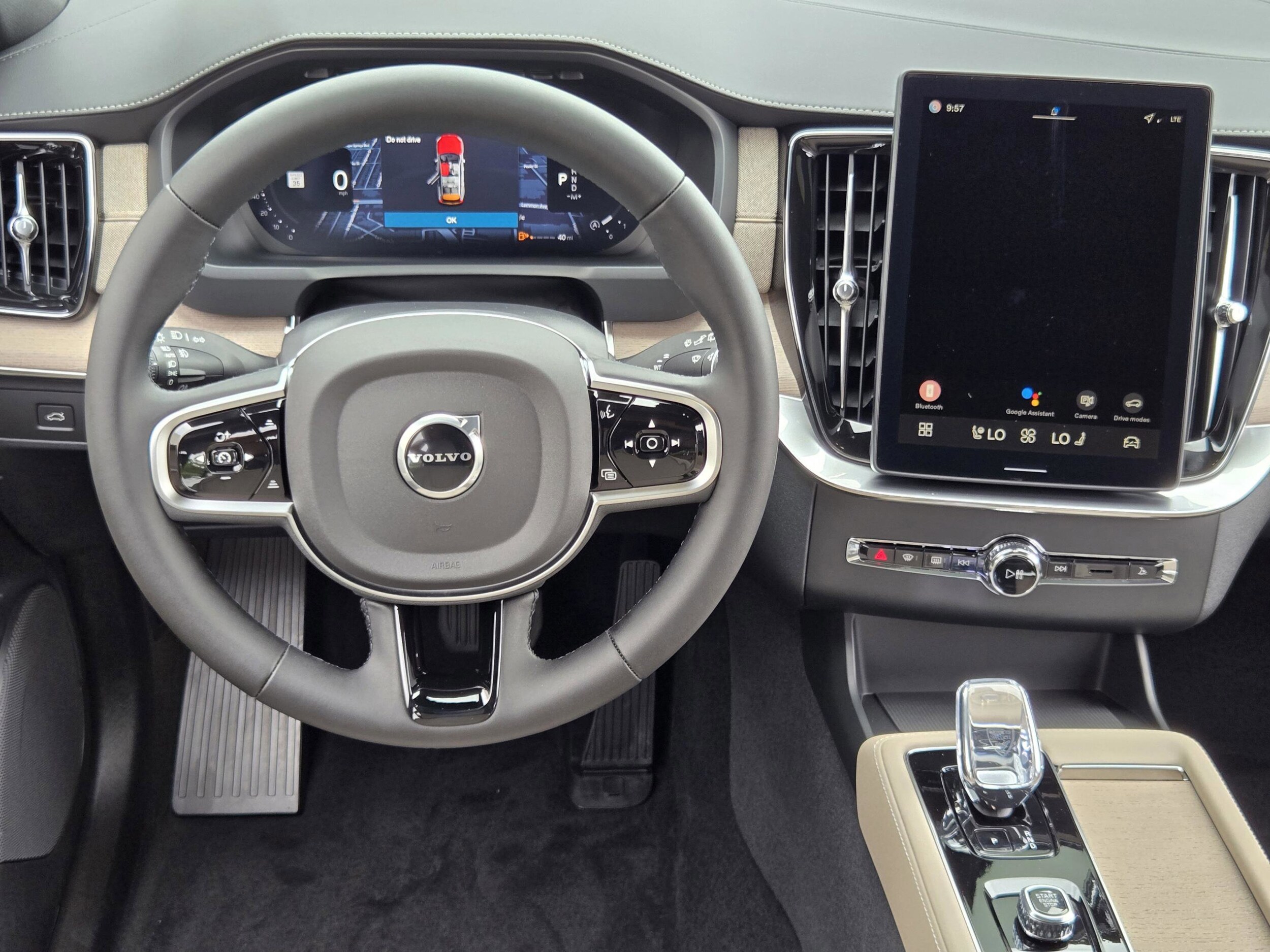2026 Volvo XC90 Plus - Photo 23