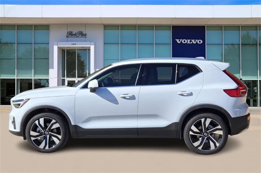 Certified 2025 Volvo XC40 B5 Ultra Bright Theme SUV