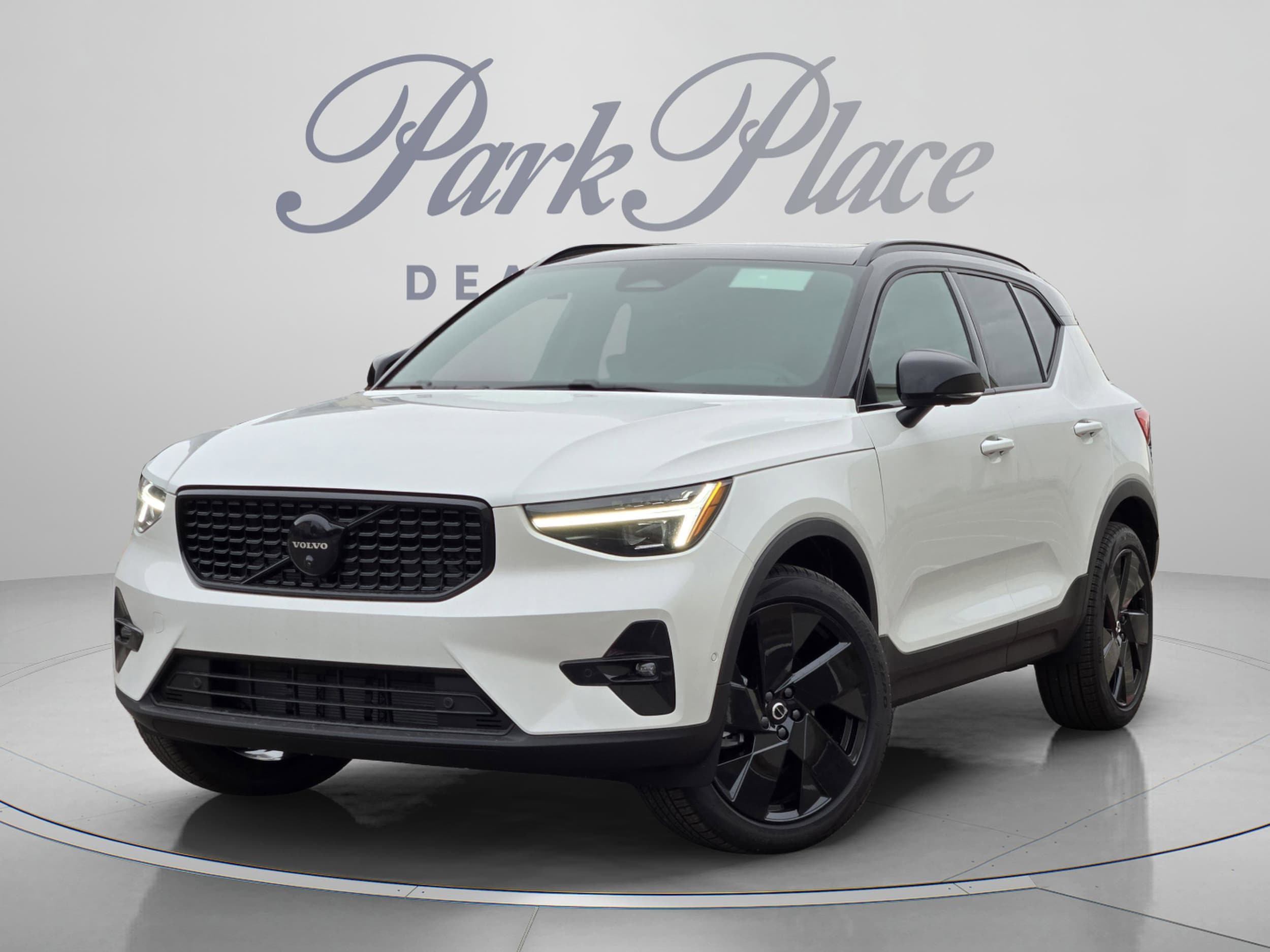 2026 Volvo XC40 B5 Ultra Ultra Black Edition AWD's photo