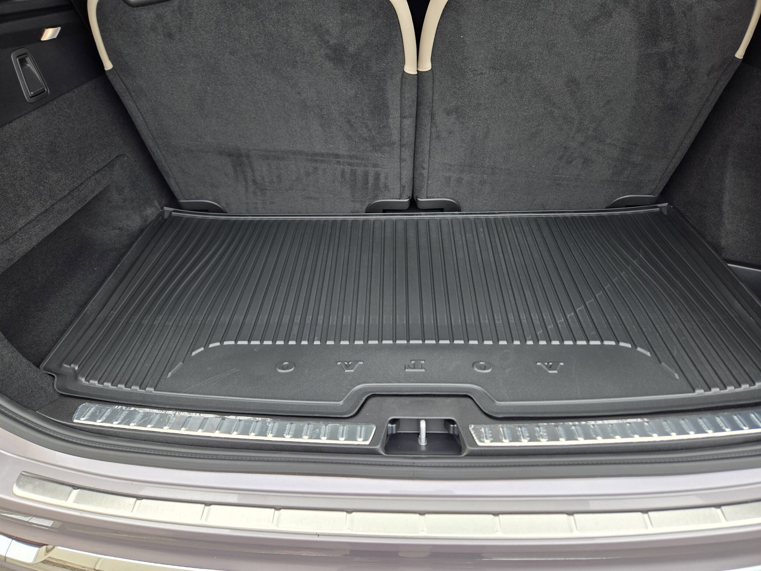 2026 Volvo XC90 Plus - Photo 33