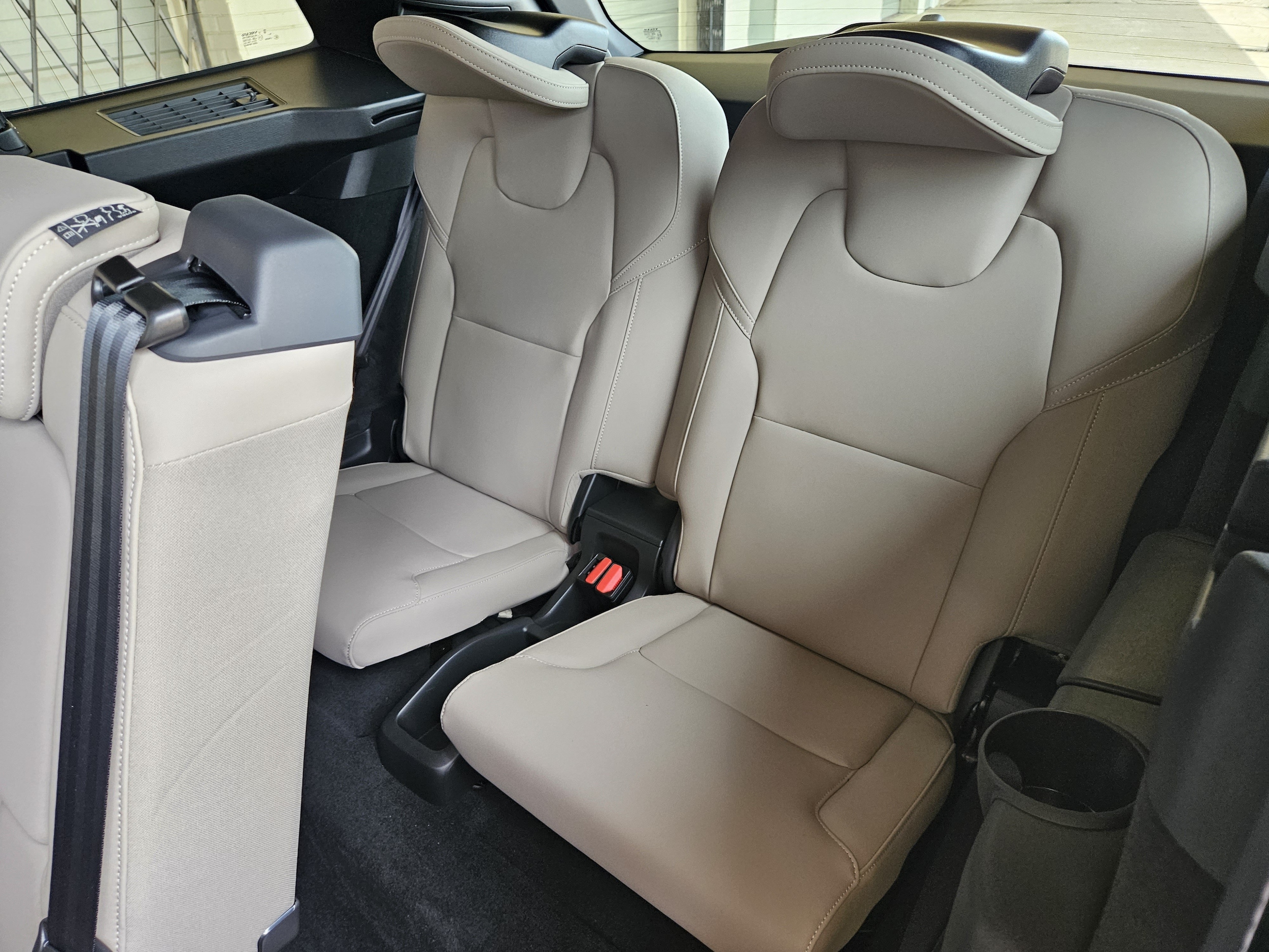 2026 Volvo XC90 Plus - Photo 30