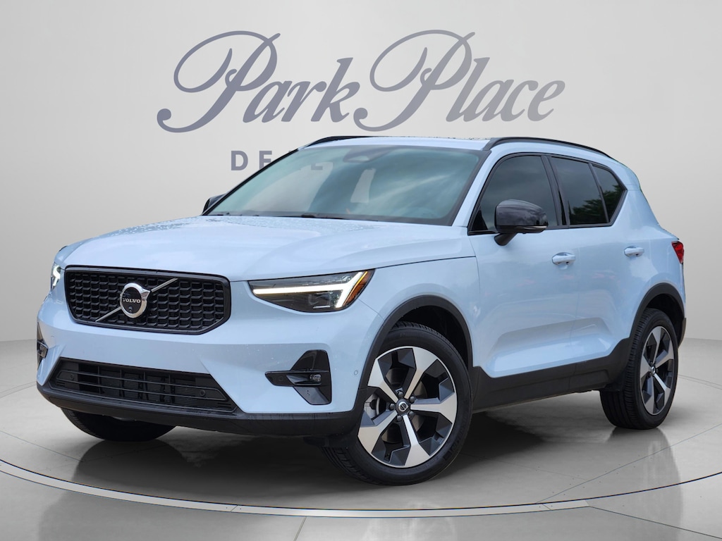 Used 2026 Volvo XC40 B5 Plus SUV