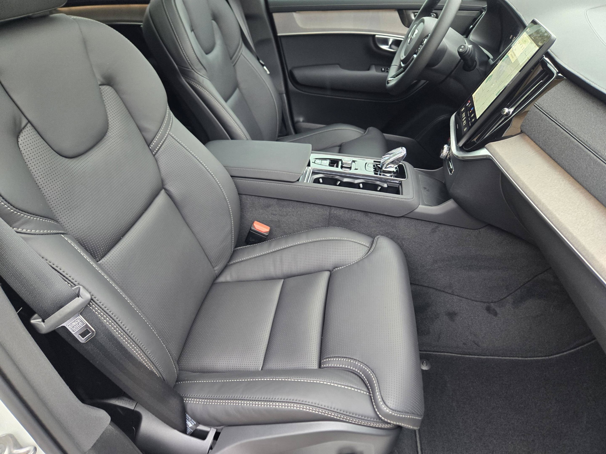 2026 Volvo XC90 Ultra - Photo 11