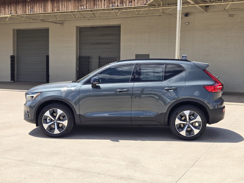 Used 2026 Volvo XC40 B5 Plus SUV