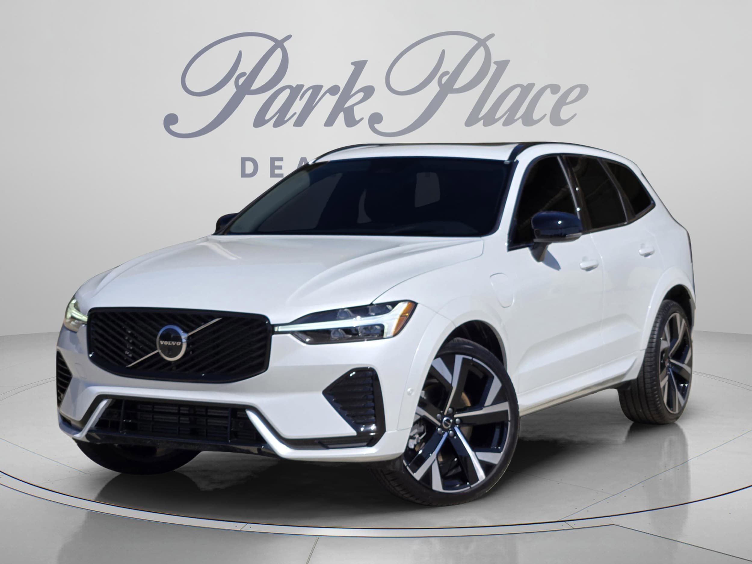 2026 Volvo XC60 T8 Ultra Dark AWD's photo