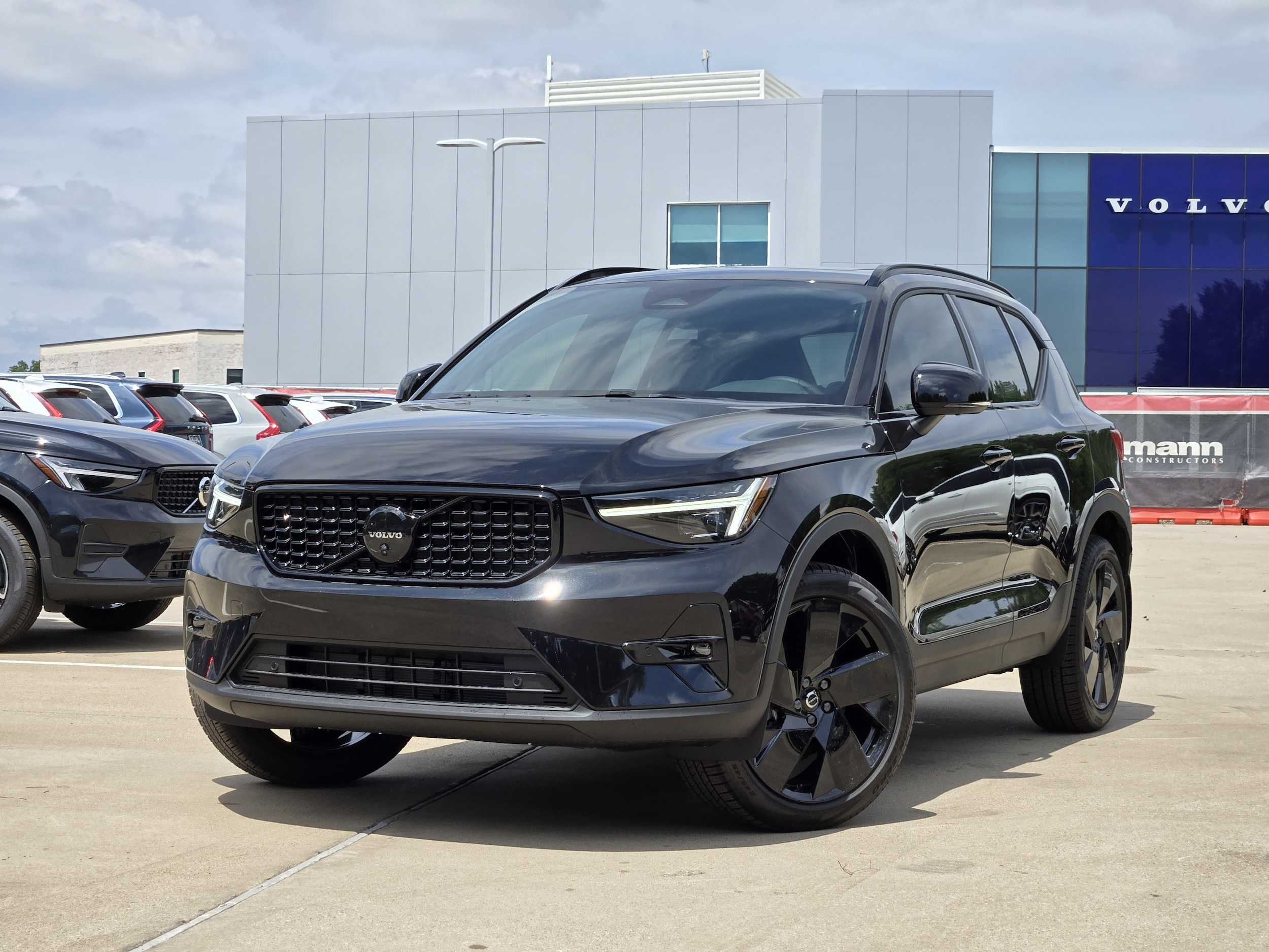 2026 Volvo XC40 B5 Ultra Ultra Black Edition AWD's photo