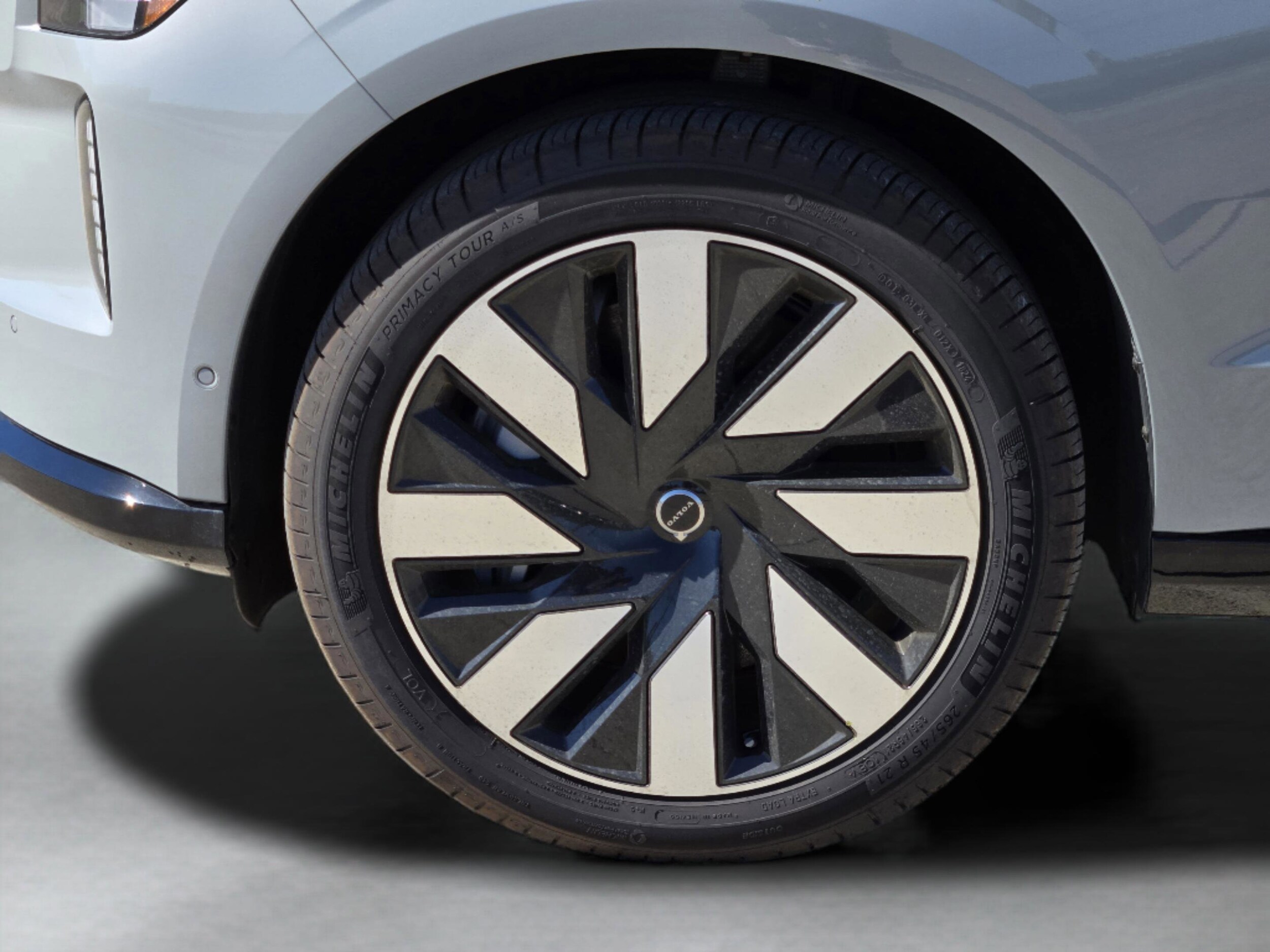 2025 Volvo EX90 Ultra - Photo 30