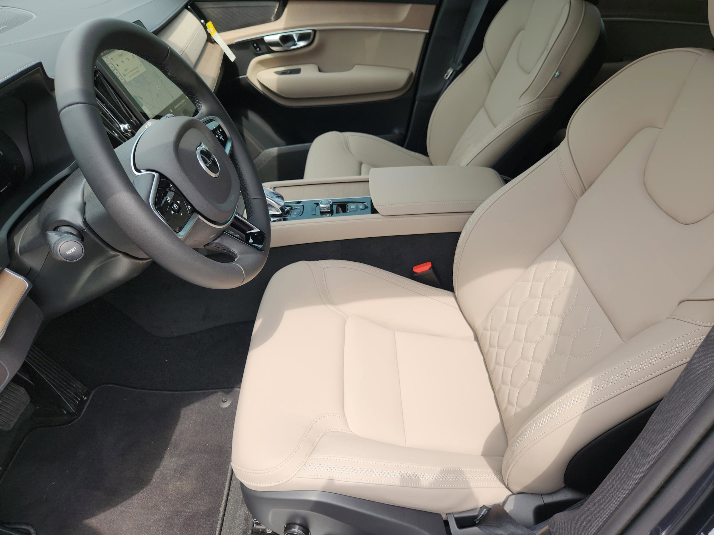 2026 Volvo XC90 Plus - Photo 13