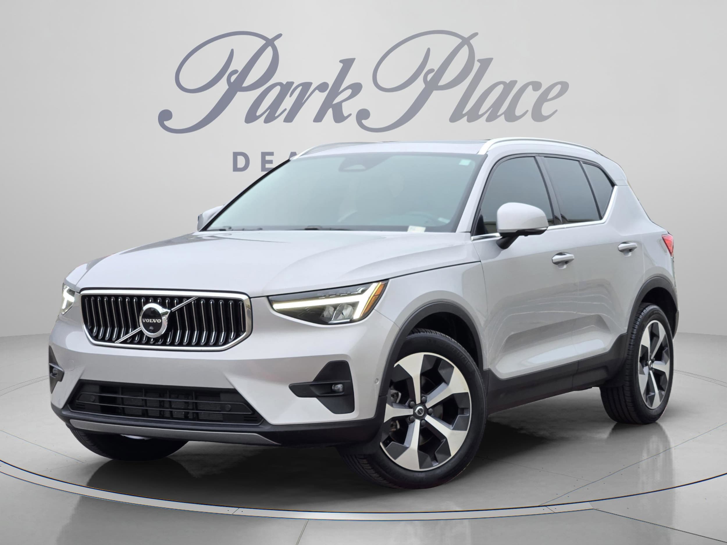 2023 Volvo XC40 B5 Plus Bright AWD's photo