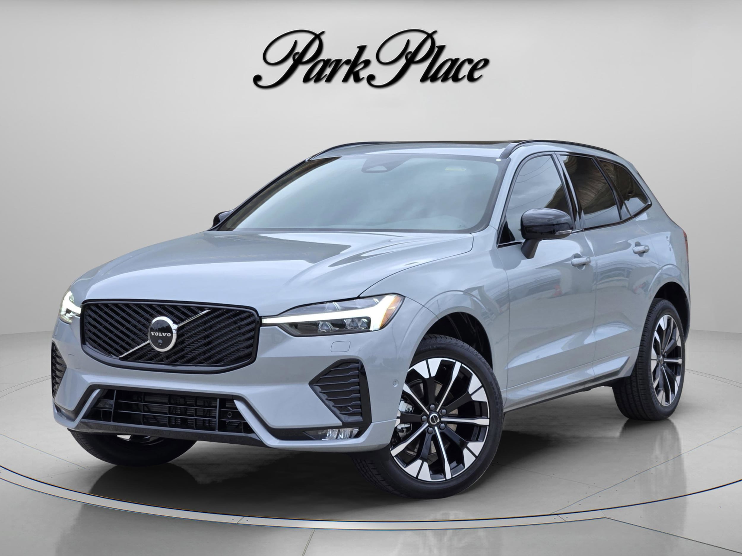 2026 Volvo XC60 B5 Plus Dark AWD's photo