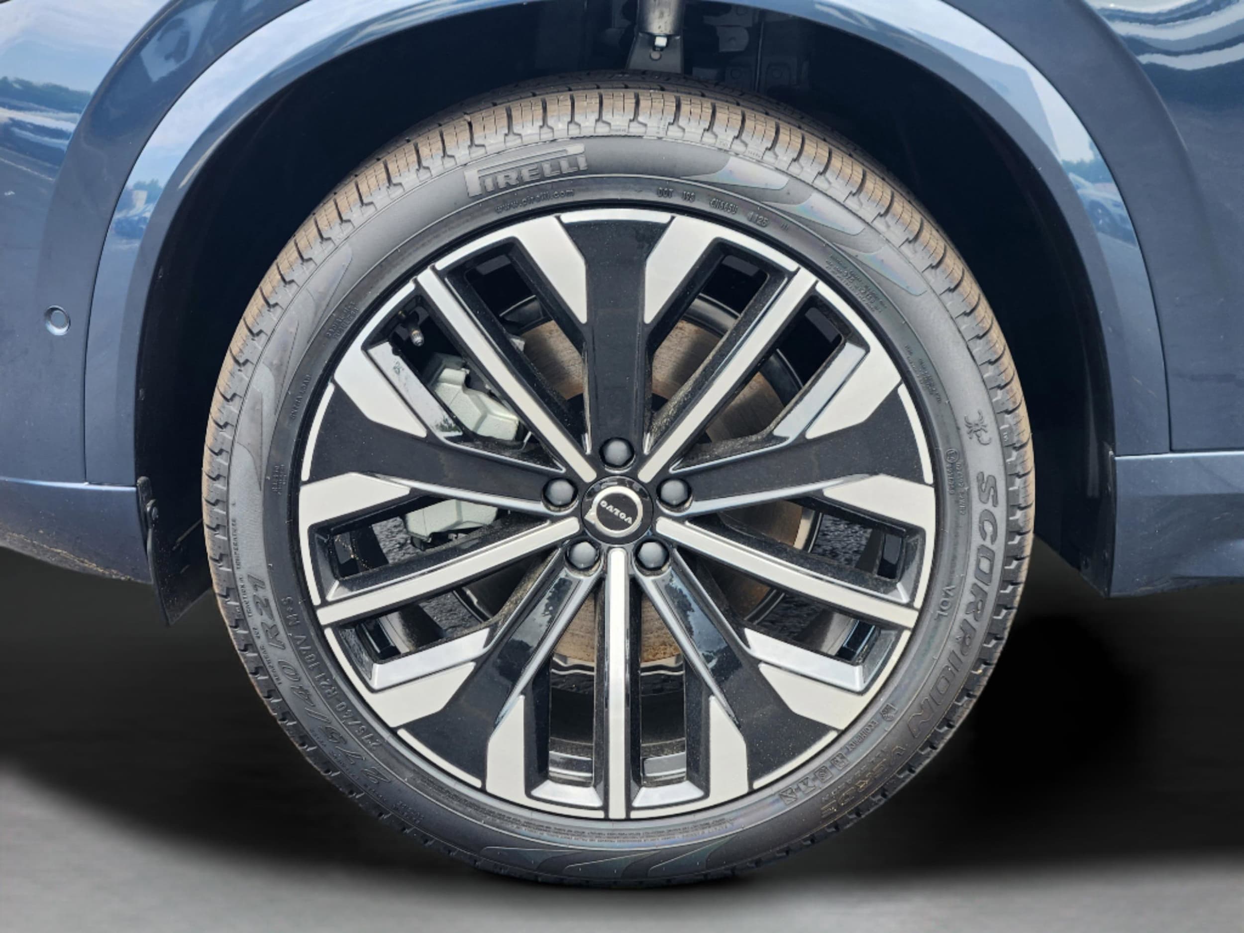 2026 Volvo XC90 Plus - Photo 12