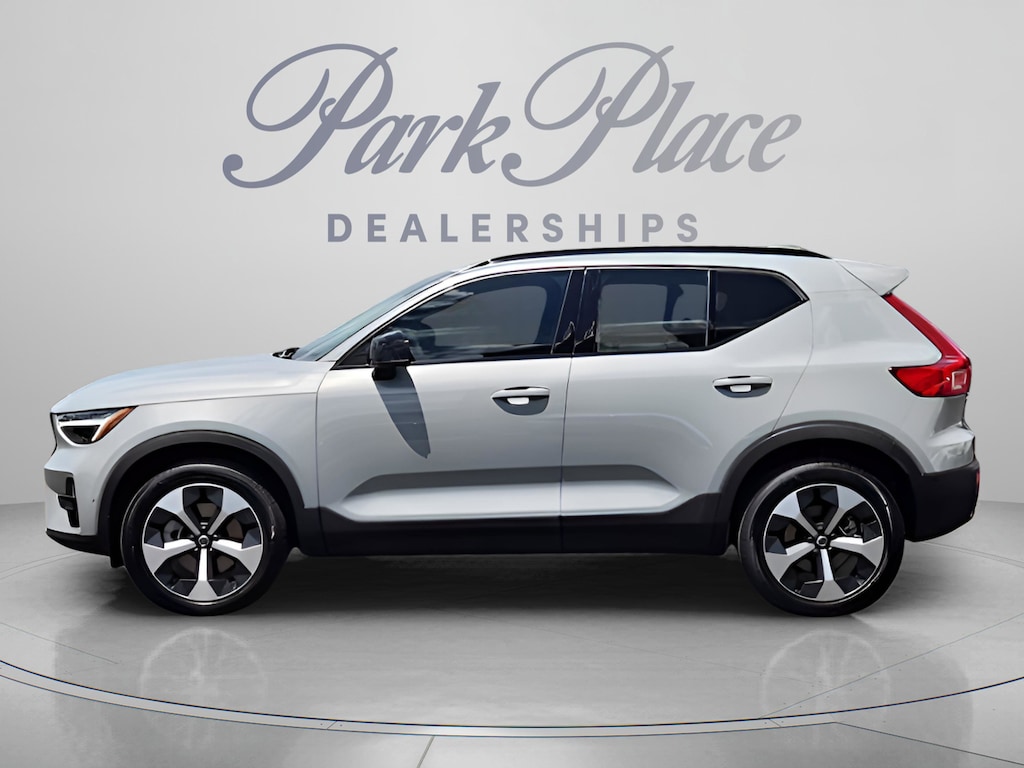 Used 2026 Volvo XC40 B5 Plus SUV