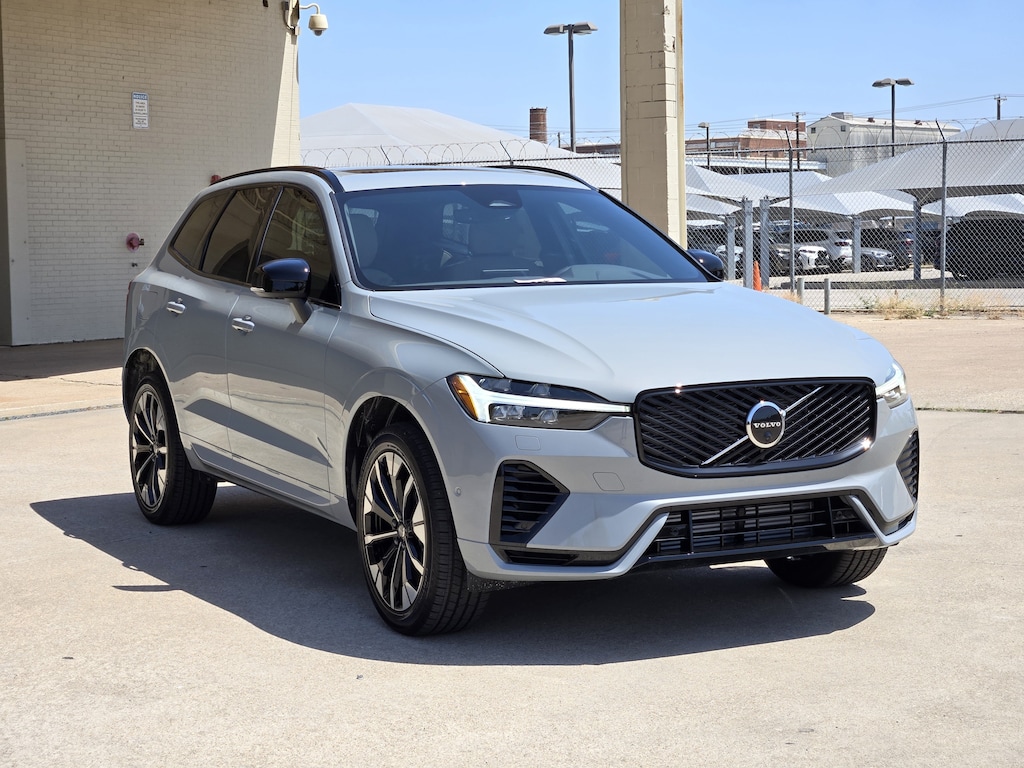 New 2026 Volvo XC60 plug-in hybrid T8 Plus SUV