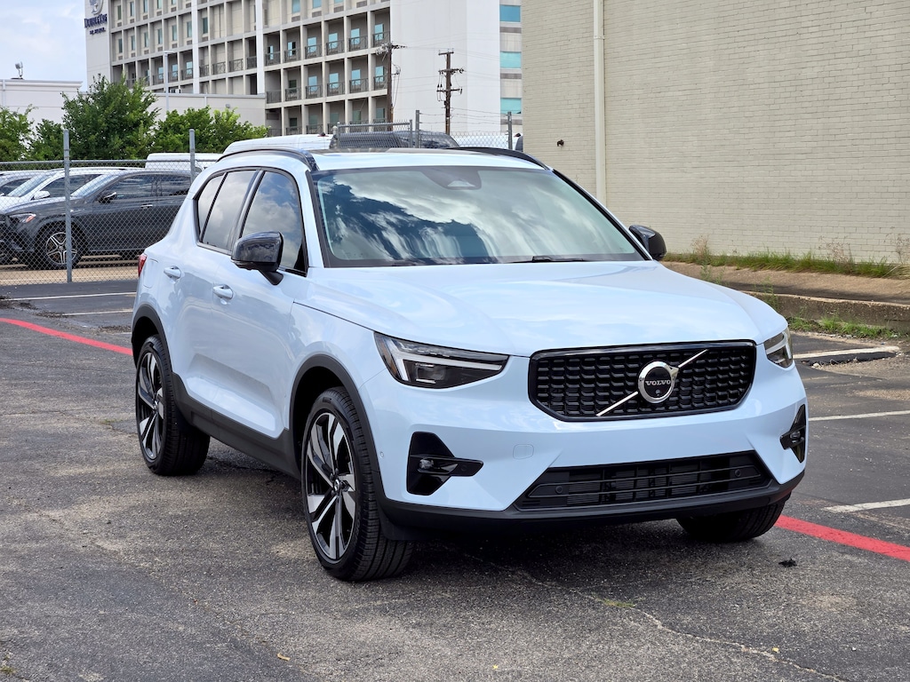 Used 2026 Volvo XC40 B5 Ultra SUV