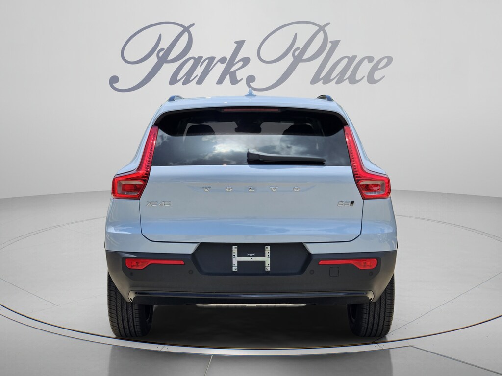 New 2026 Volvo XC40 B5 Plus SUV
