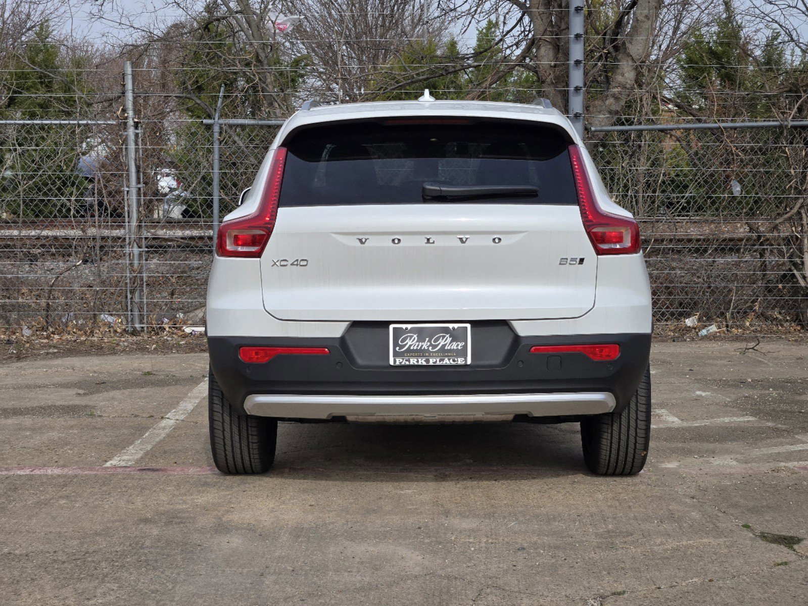 2025 Volvo XC40 Core - Photo 8