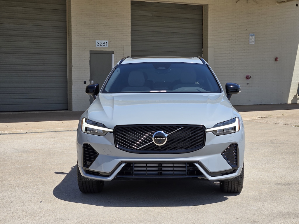 New 2026 Volvo XC60 plug-in hybrid T8 Plus SUV