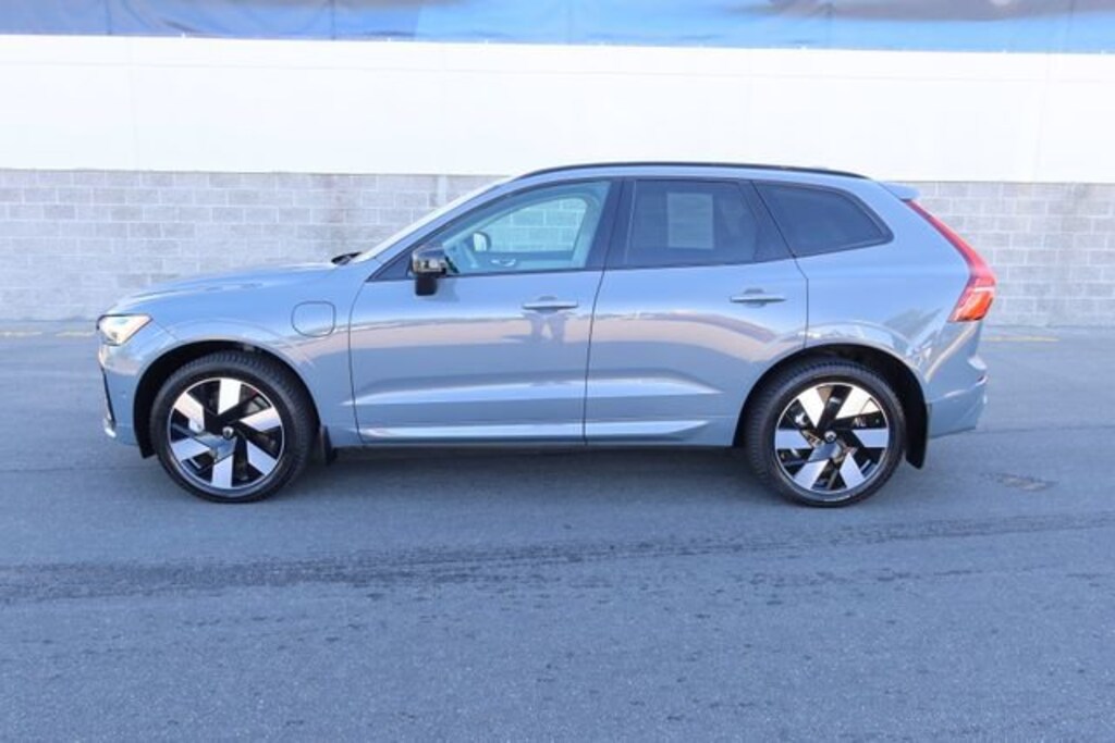 Used 2024 Volvo XC60 plug-in hybrid T8 Plus Dark SUV
