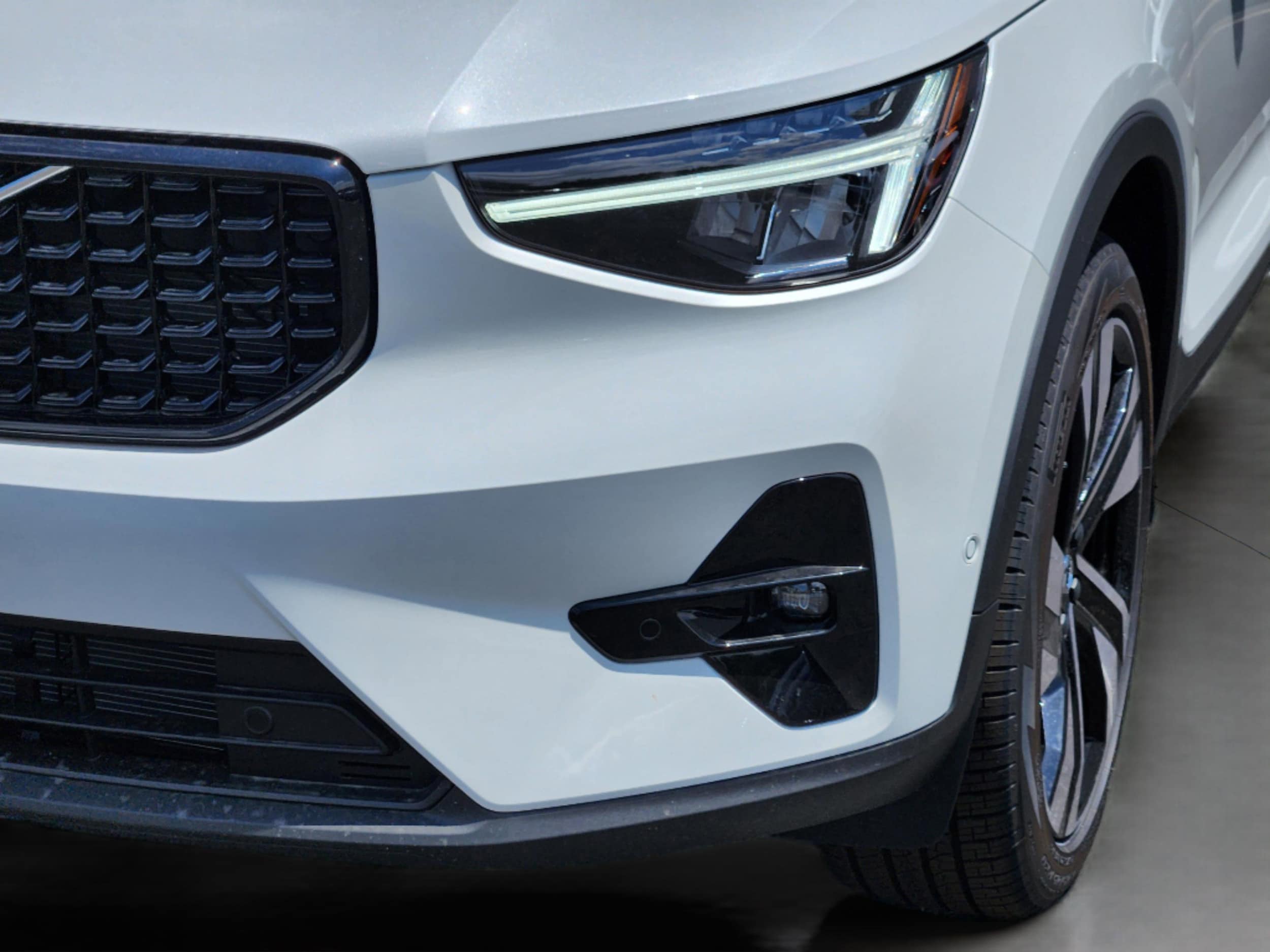 2026 Volvo XC40 Plus - Photo 33