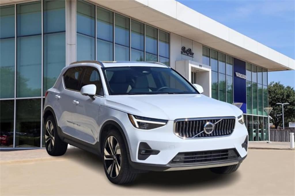 Certified 2025 Volvo XC40 B5 Ultra Bright Theme SUV