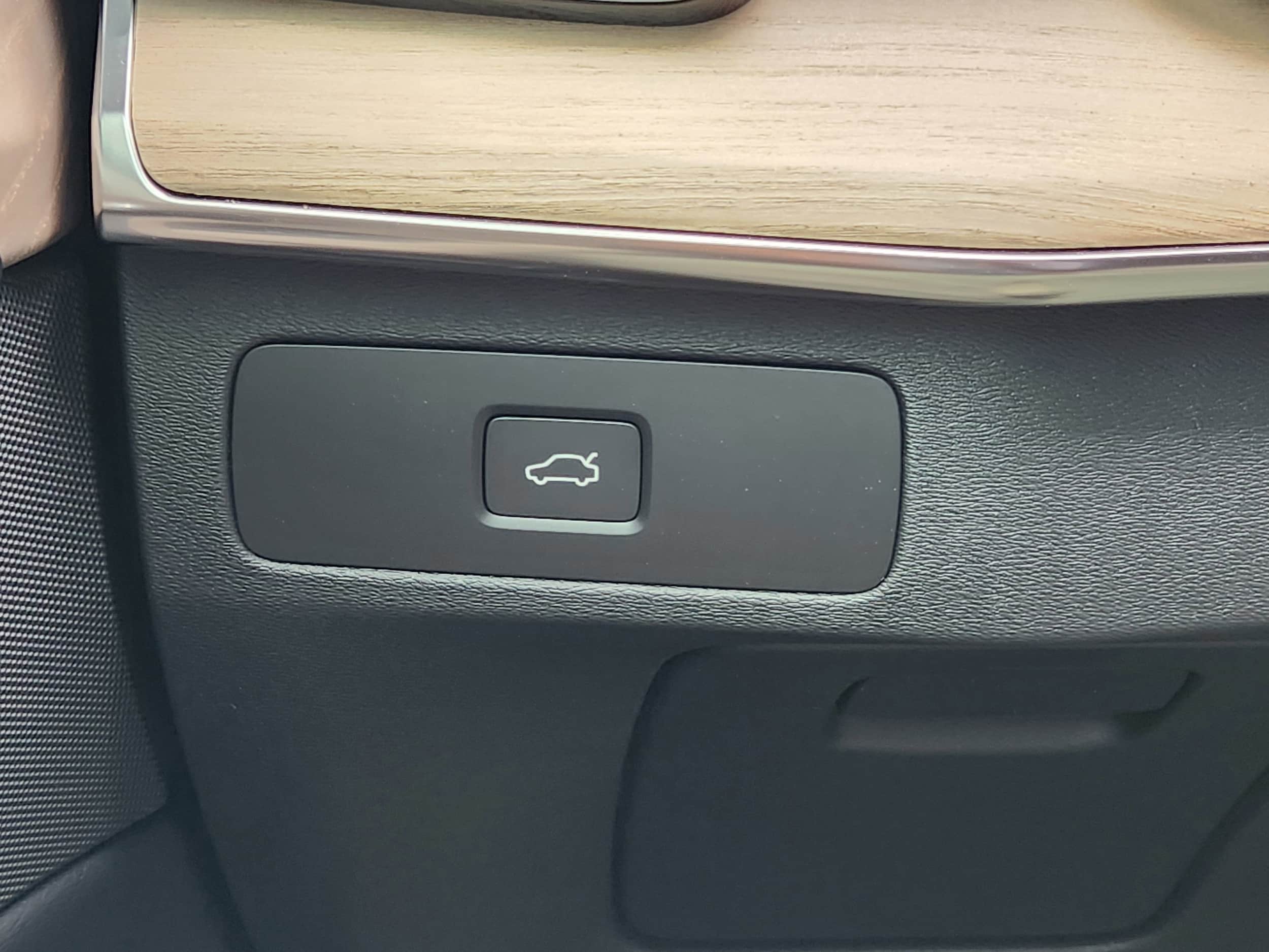 2026 Volvo XC90 Plus - Photo 23