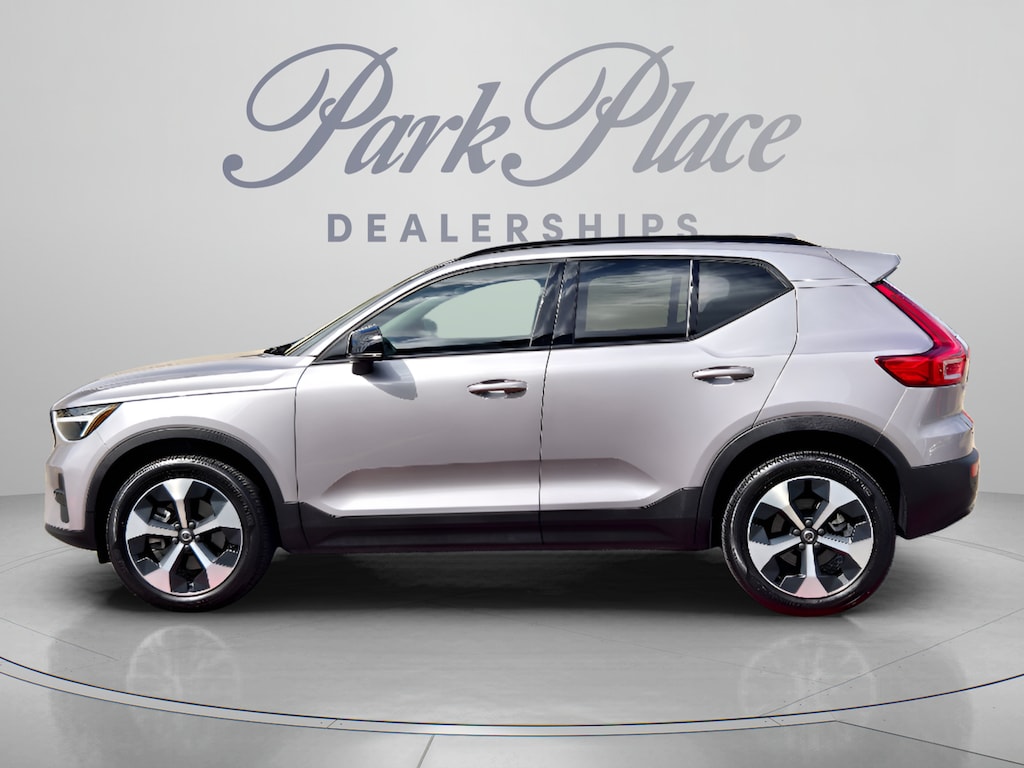 Certified 2026 Volvo XC40 B5 Core SUV
