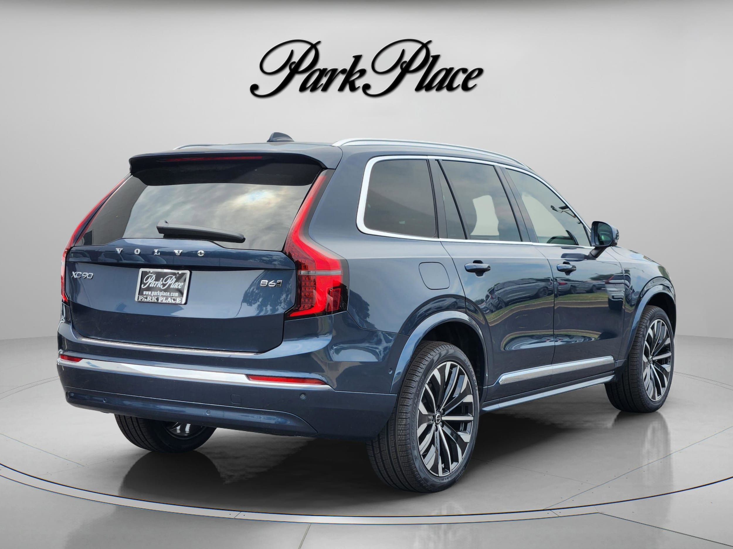 2026 Volvo XC90 Plus - Photo 6