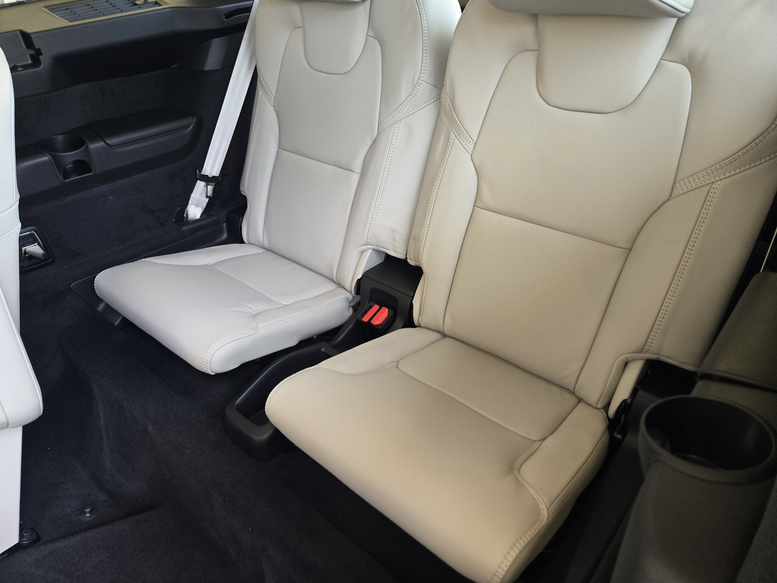 2026 Volvo XC90 Ultra - Photo 32
