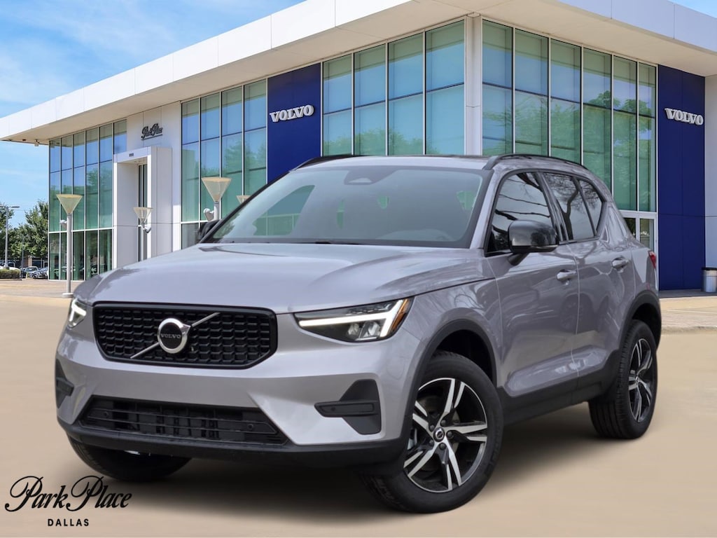 Used 2026 Volvo XC40 B4 Core SUV