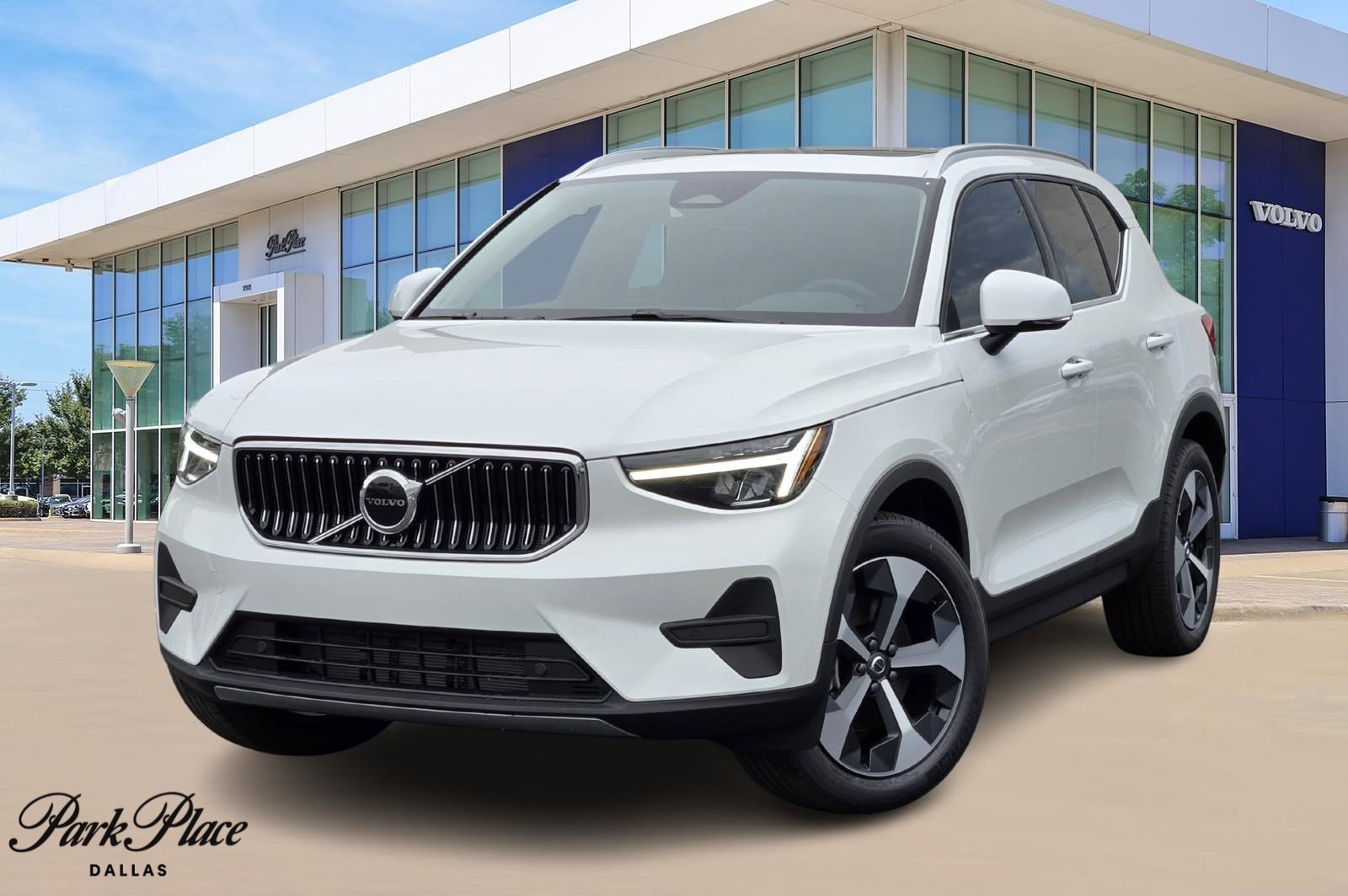 2025 Volvo XC40 Core's photo