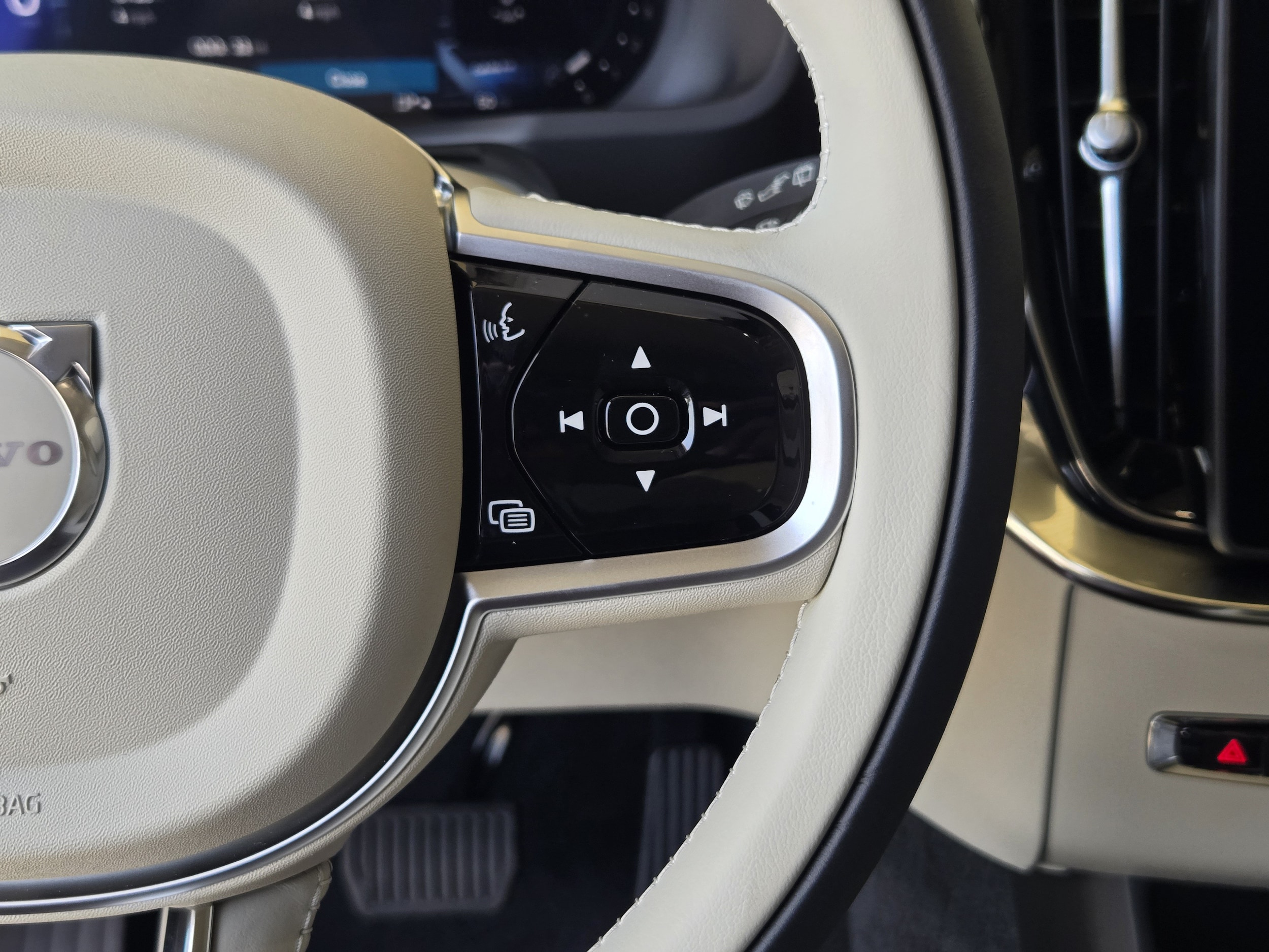 2026 Volvo XC90 Ultra - Photo 30