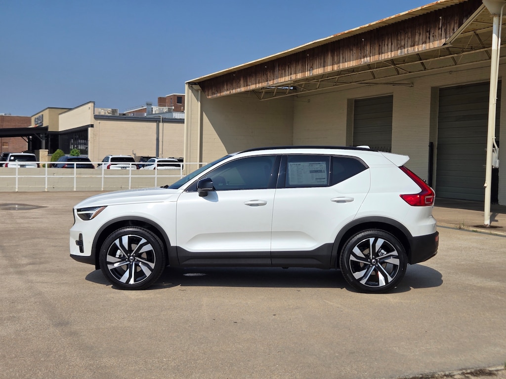 Used 2026 Volvo XC40 B5 Plus SUV