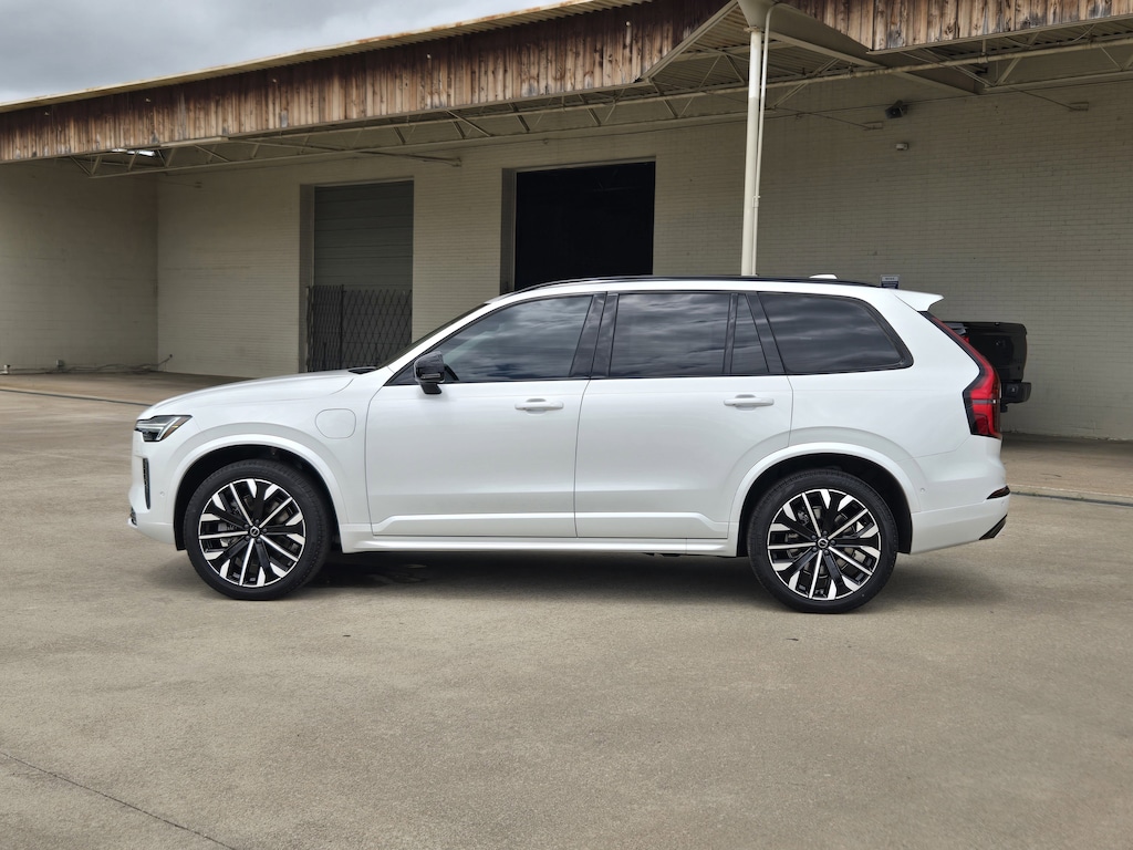New 2026 Volvo XC90 plug-in hybrid T8 Ultra Dark Theme 7-Seater SUV