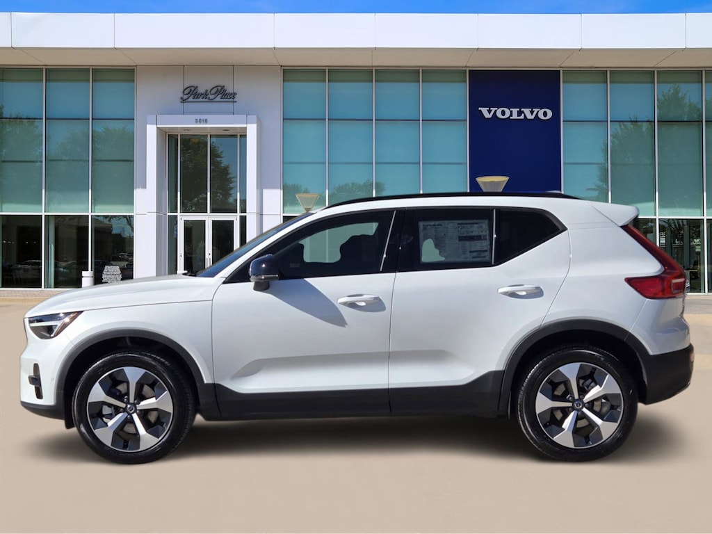 Used 2026 Volvo XC40 B5 Plus SUV