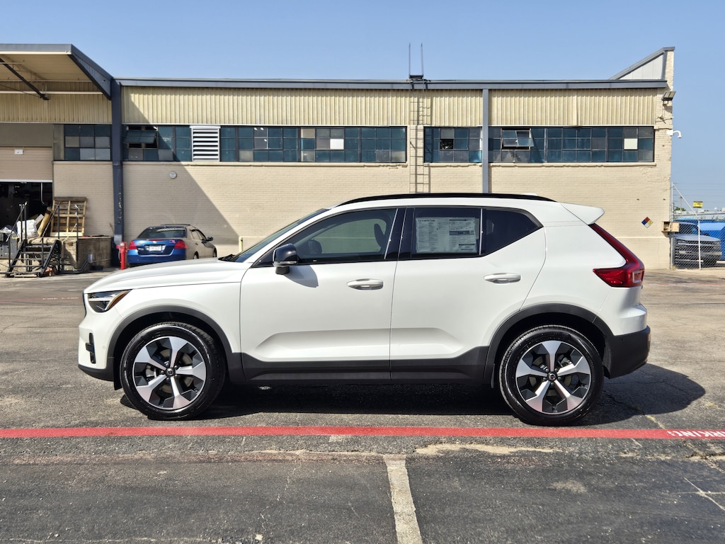 New 2026 Volvo XC40 B5 Plus SUV