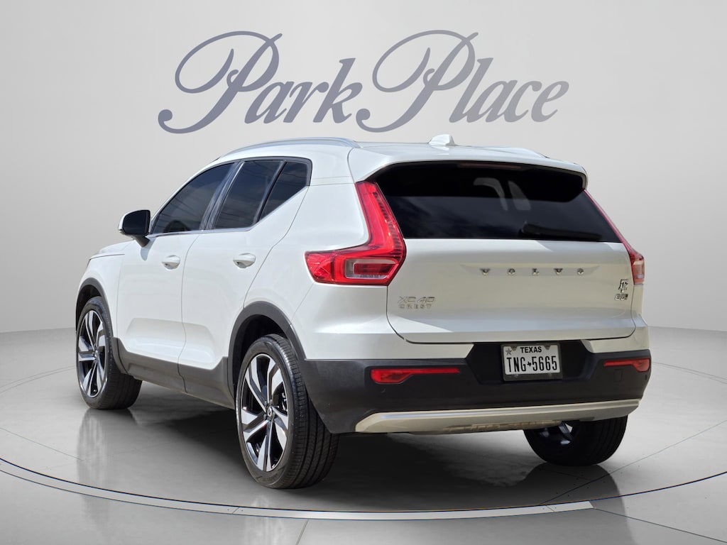 Used 2023 Volvo XC40 B5 AWD Plus Bright SUV