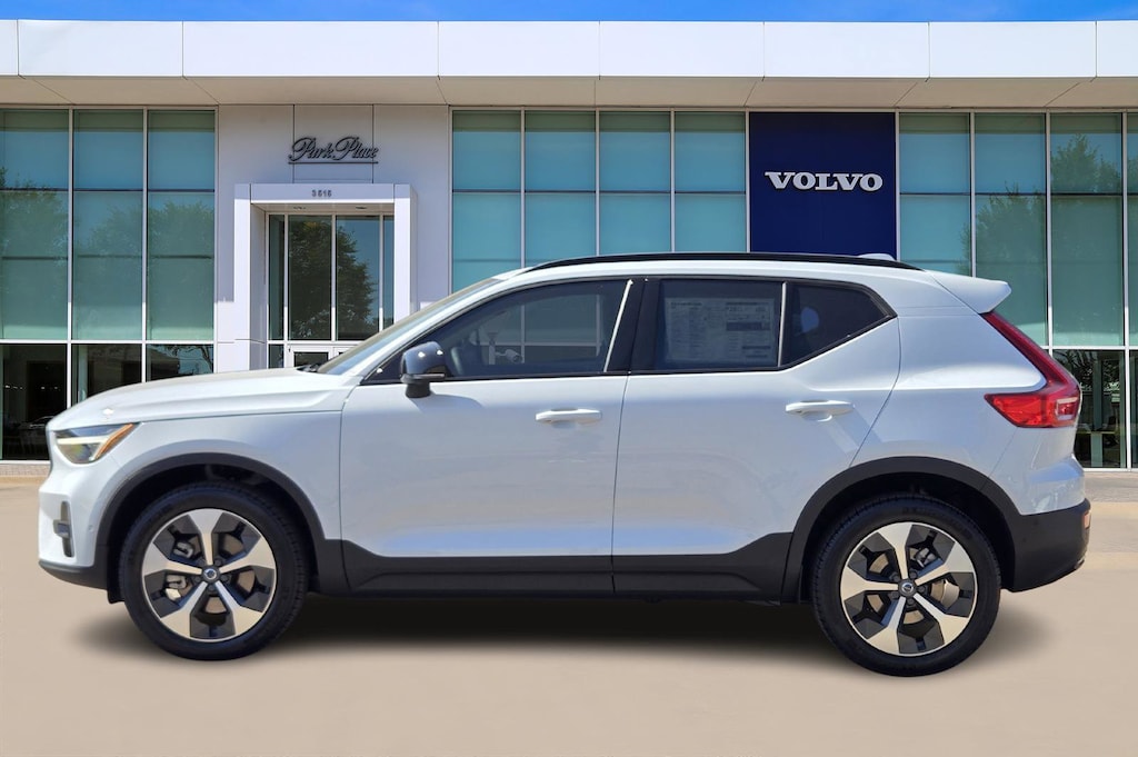 Used 2026 Volvo XC40 B5 Plus SUV