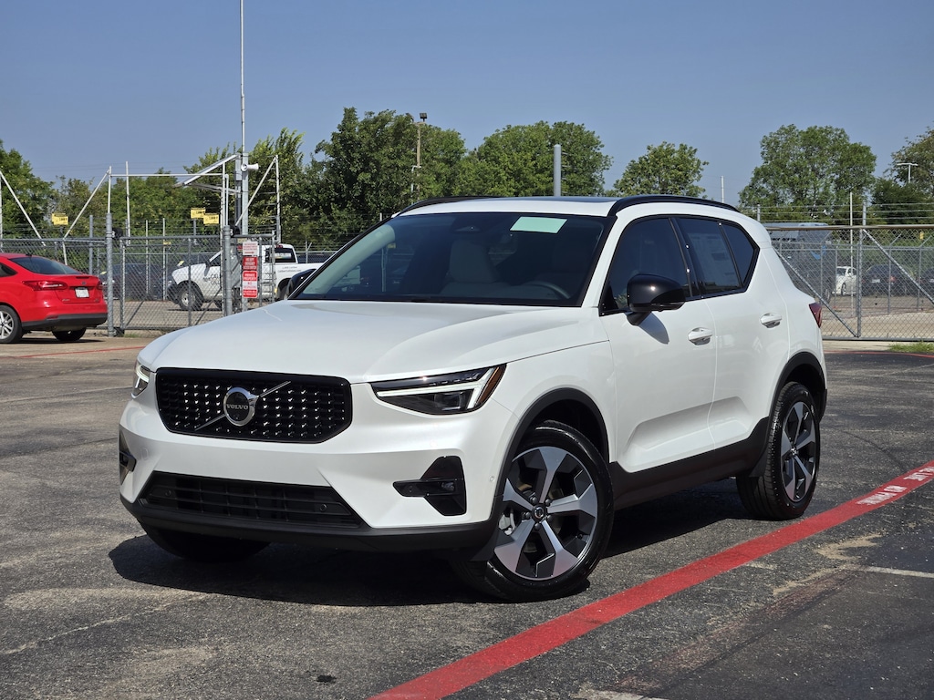 New 2026 Volvo XC40 B5 Plus SUV