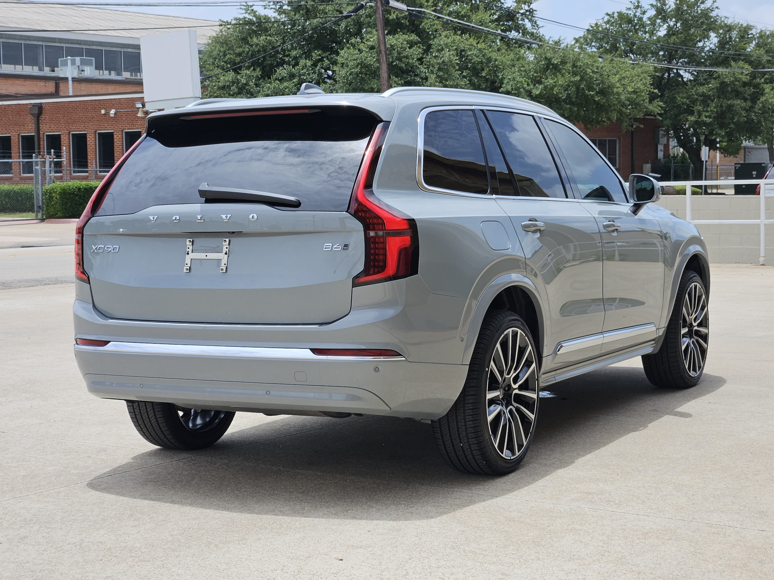 2026 Volvo XC90 Plus - Photo 9