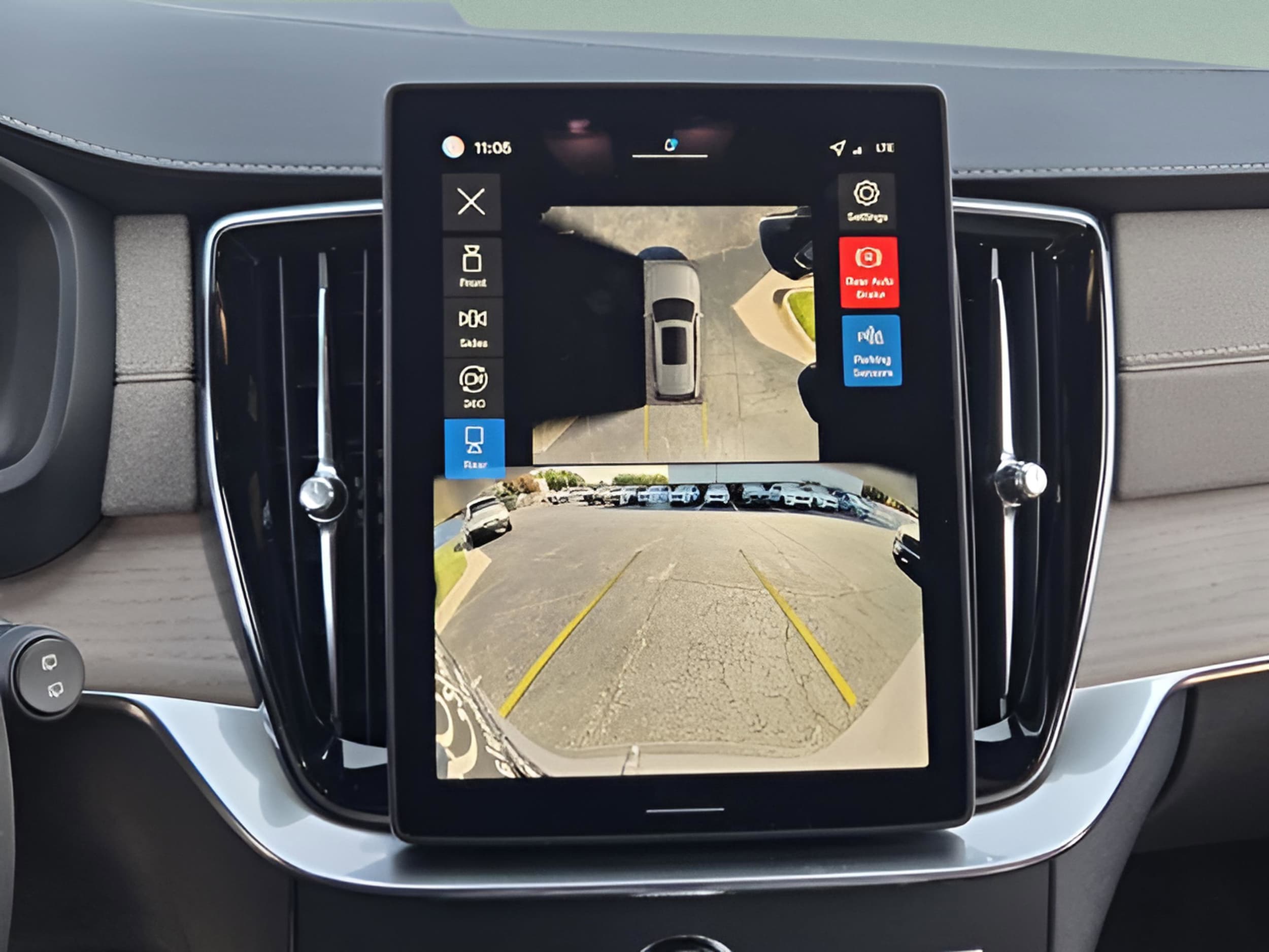 2026 Volvo XC90 Plus - Photo 14