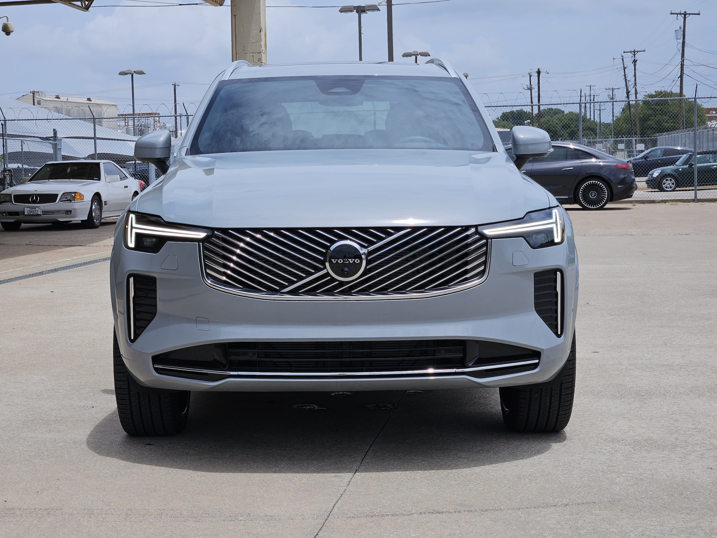 2026 Volvo XC90 Plus - Photo 6