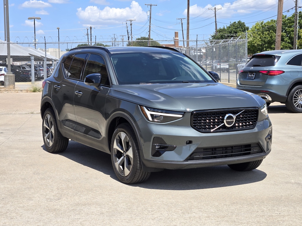 Used 2026 Volvo XC40 B5 Plus SUV