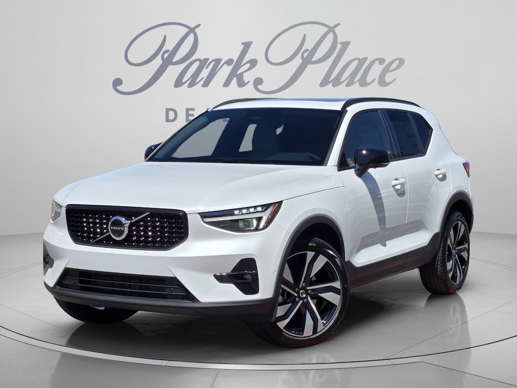 New 2026 Volvo XC40 B5 Ultra SUV