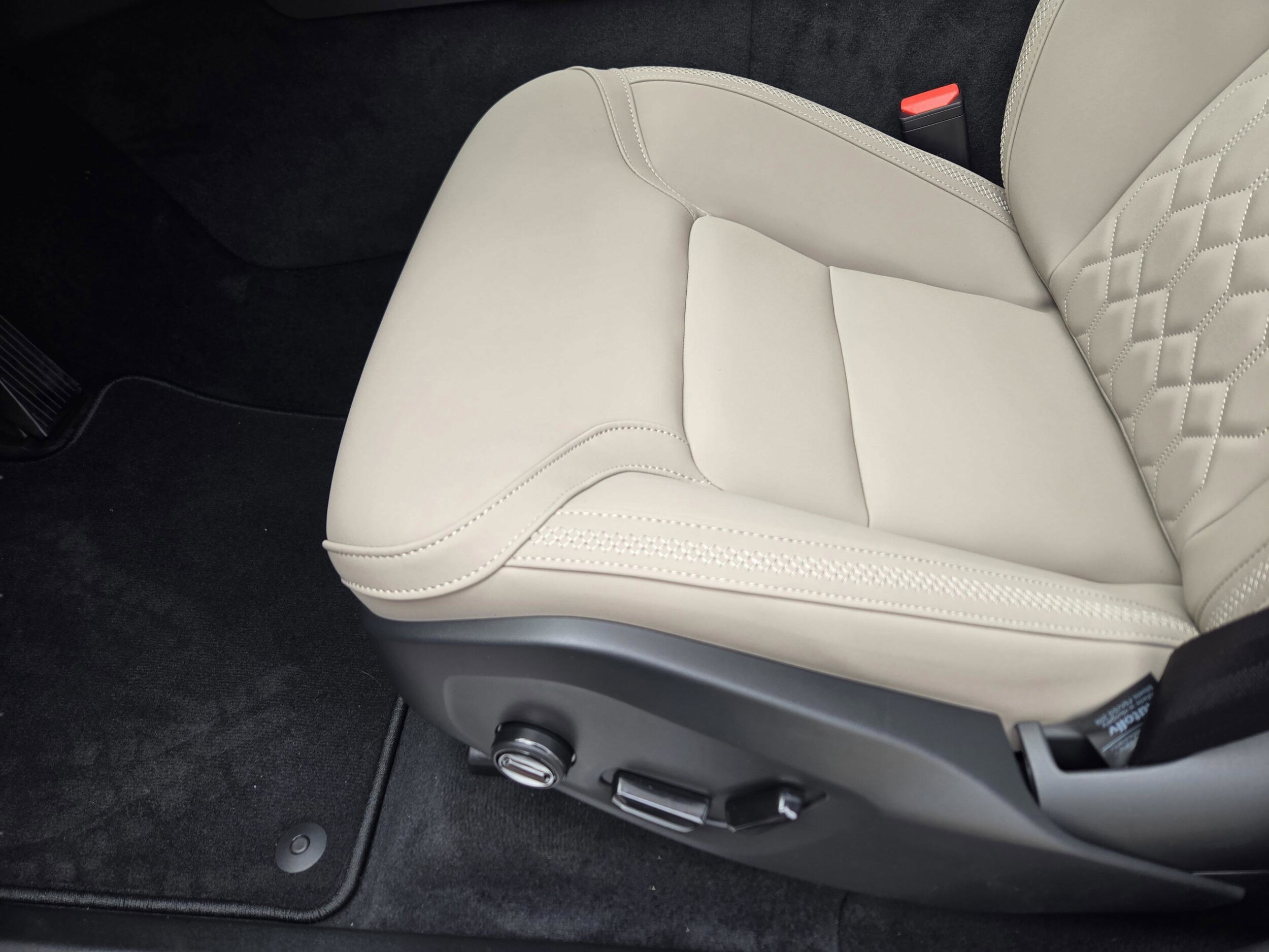 2026 Volvo XC90 Plus - Photo 22