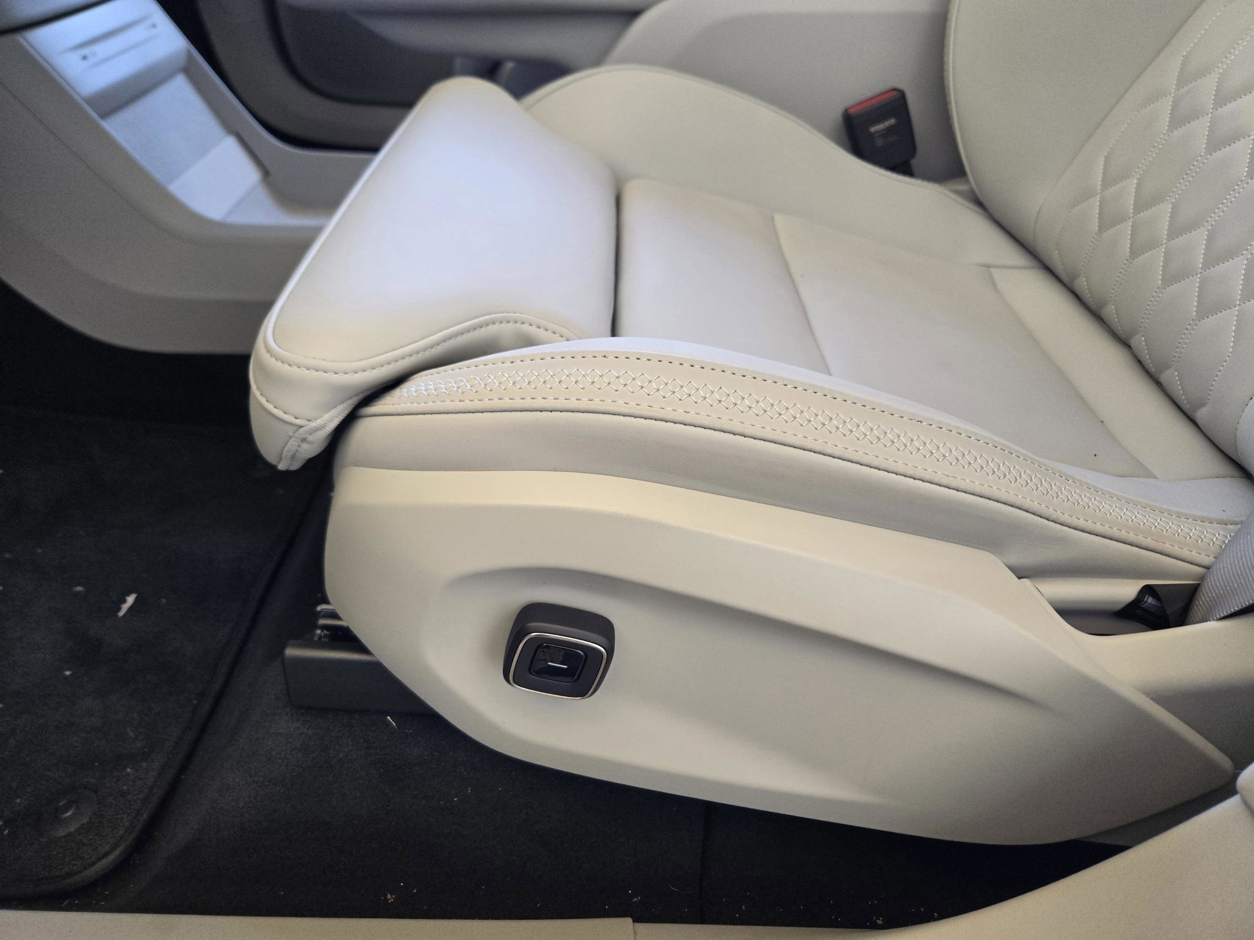 2025 Volvo EX90 Ultra - Photo 21