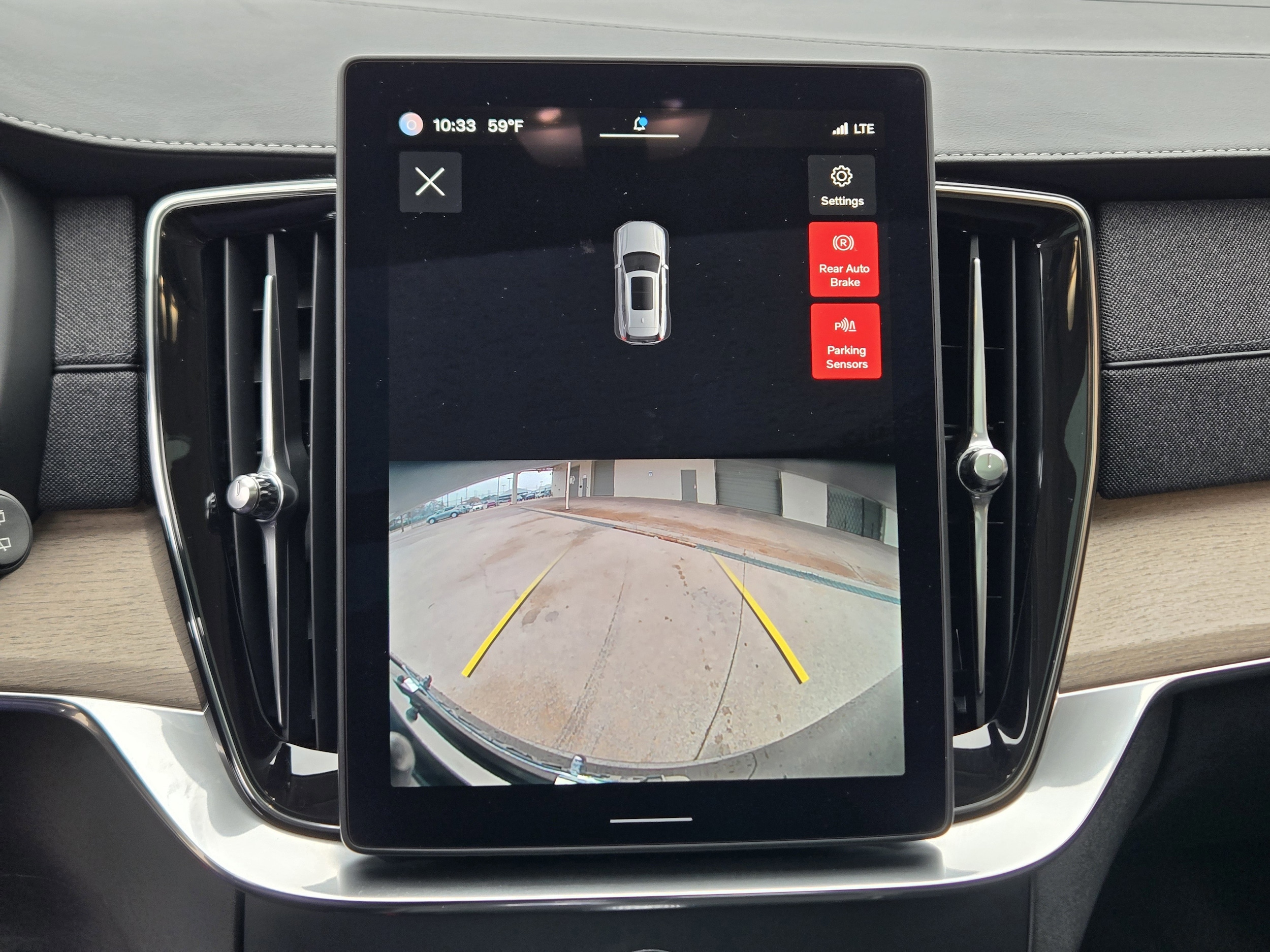 2025 Volvo XC90 Core - Photo 16